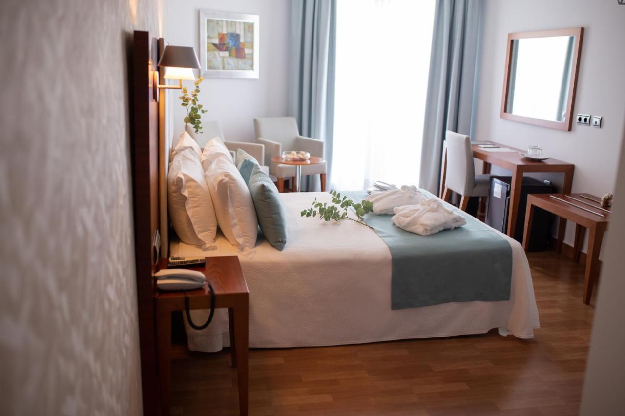 Hotel El Trebol Карбонерас Экстерьер фото