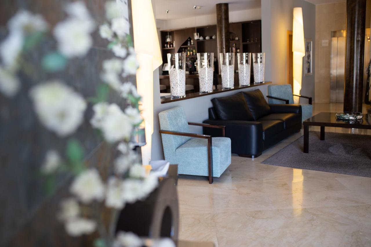 Hotel El Trebol Карбонерас Экстерьер фото