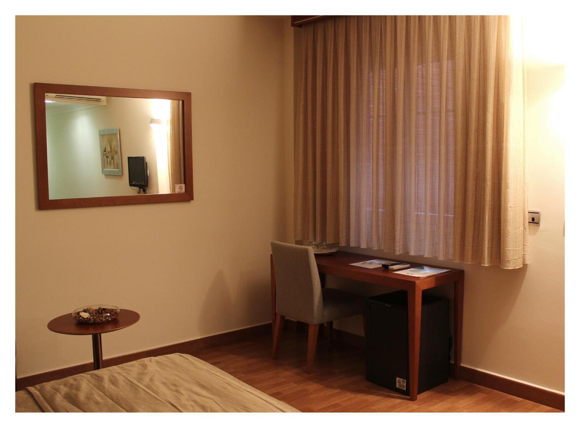 Hotel El Trebol Карбонерас Номер фото